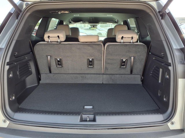 New 2027 Sterling Metallic GMC Elevation image 12