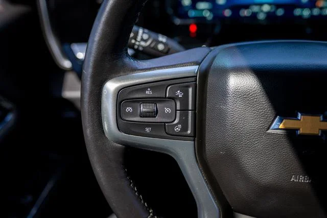 Used 2022 Silver Ice Metallic Chevrolet LT image 31