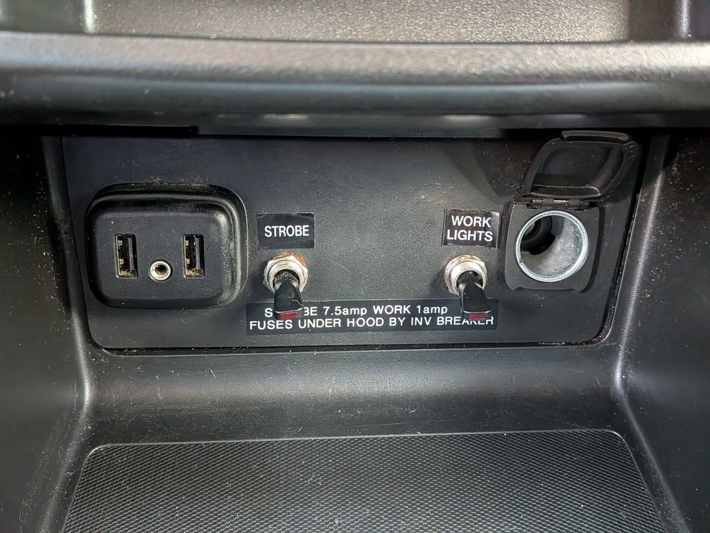 Used 2022 White Chevrolet LT image 31
