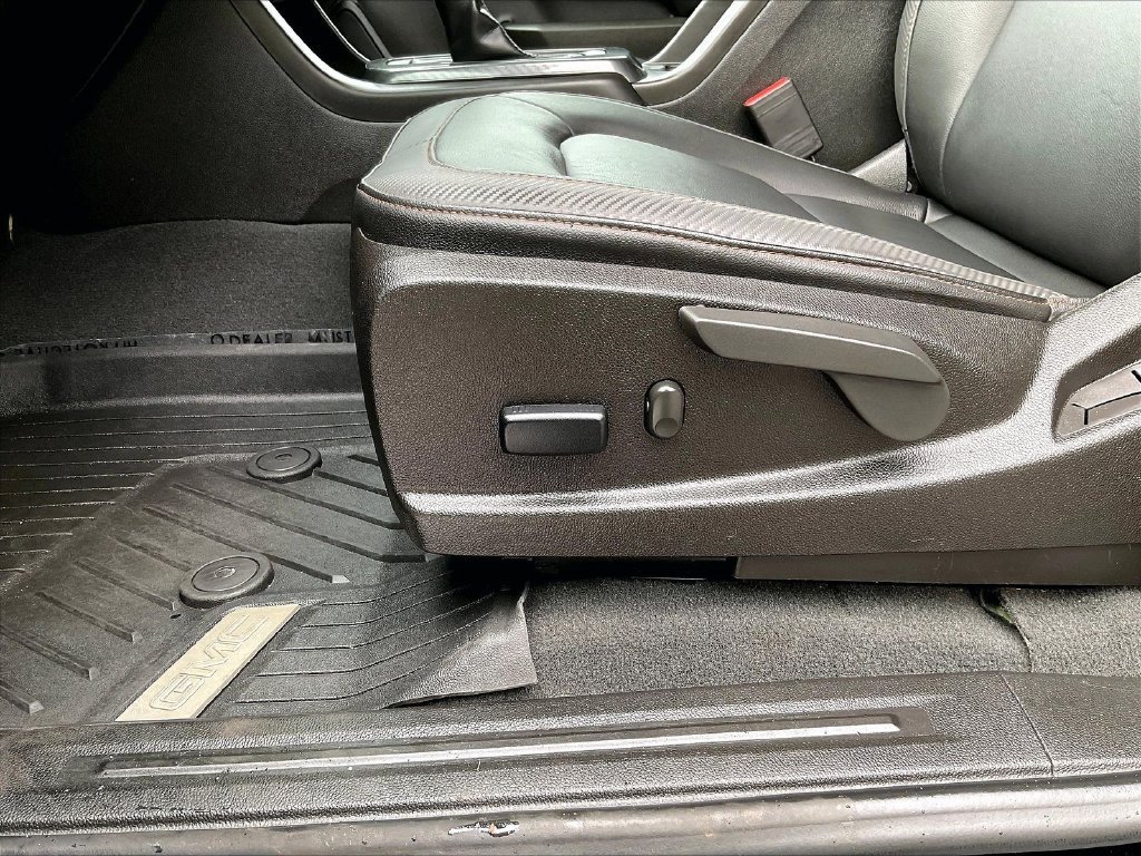 Used 2022 Black GMC AT4 w/Leather image 27