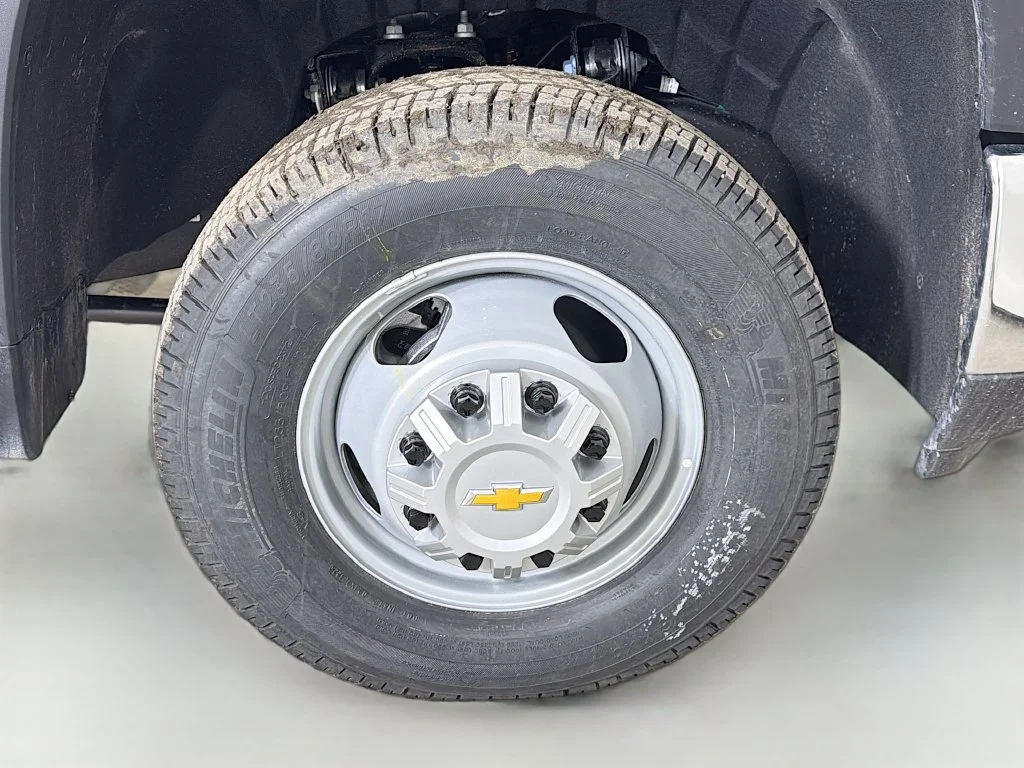 New 2026 Summit White Chevrolet Work Truck image 26