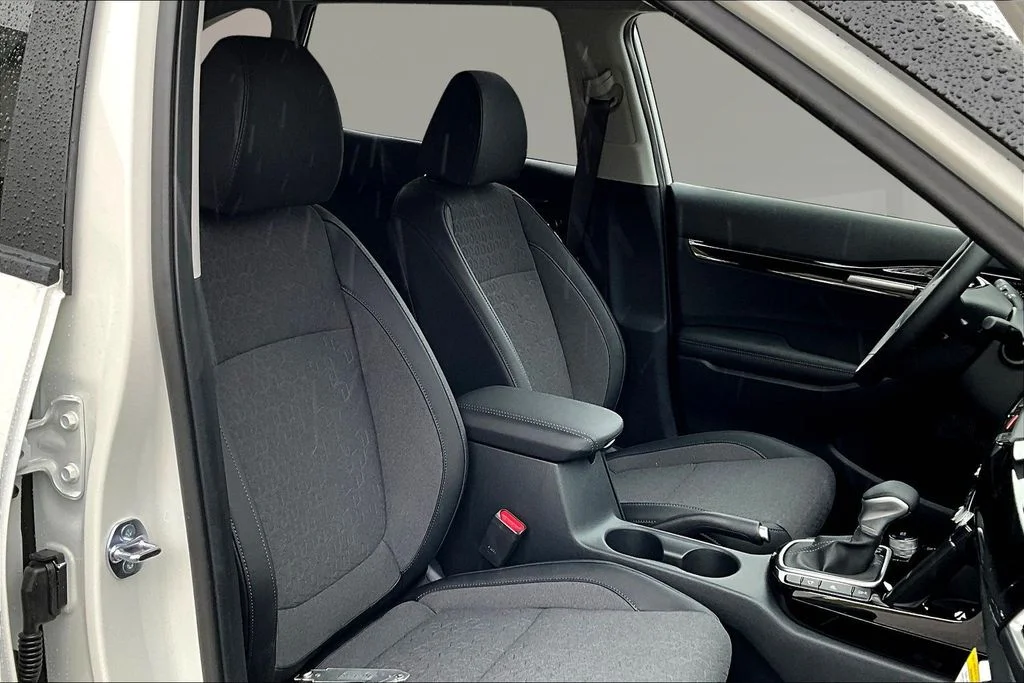New 2026 Snow White Pearl Kia S image 11