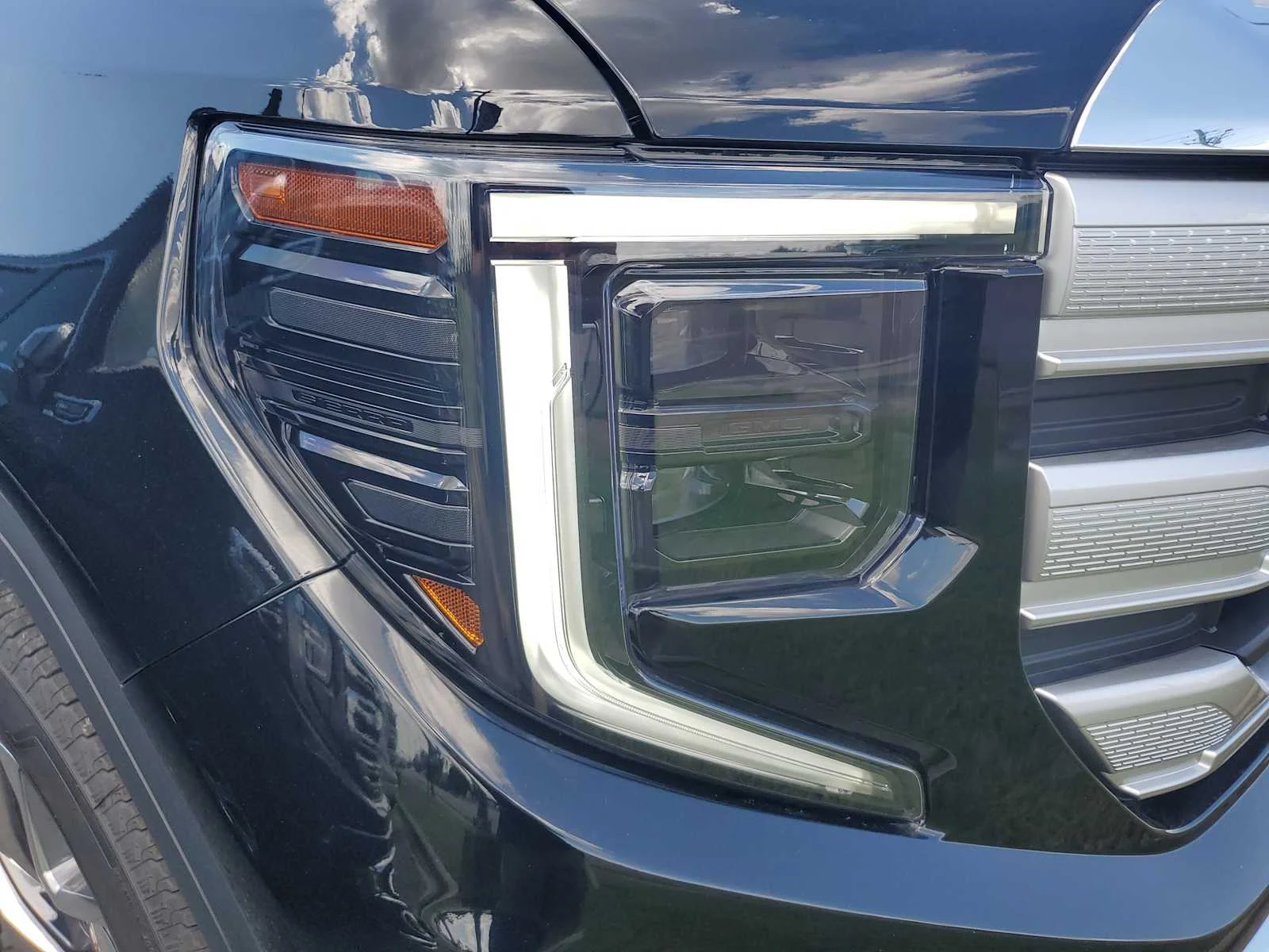 New 2026 Onyx Black GMC SLE image 23