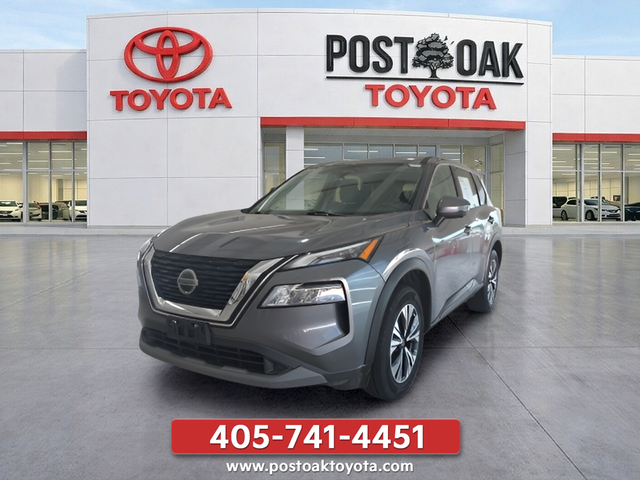 Used 2021 Gray Nissan SV image 1