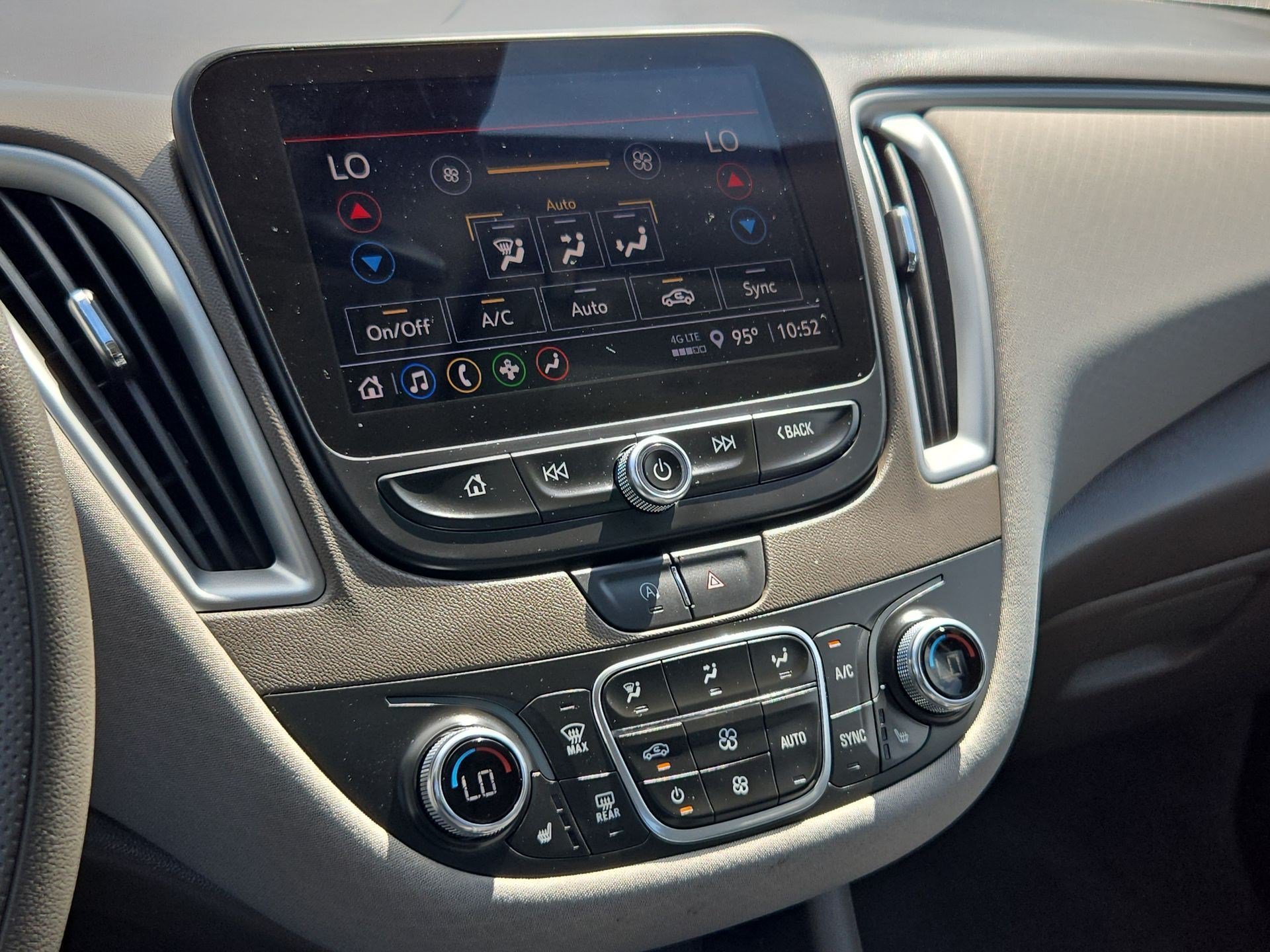 Used 2024 Summit White Chevrolet LT image 24