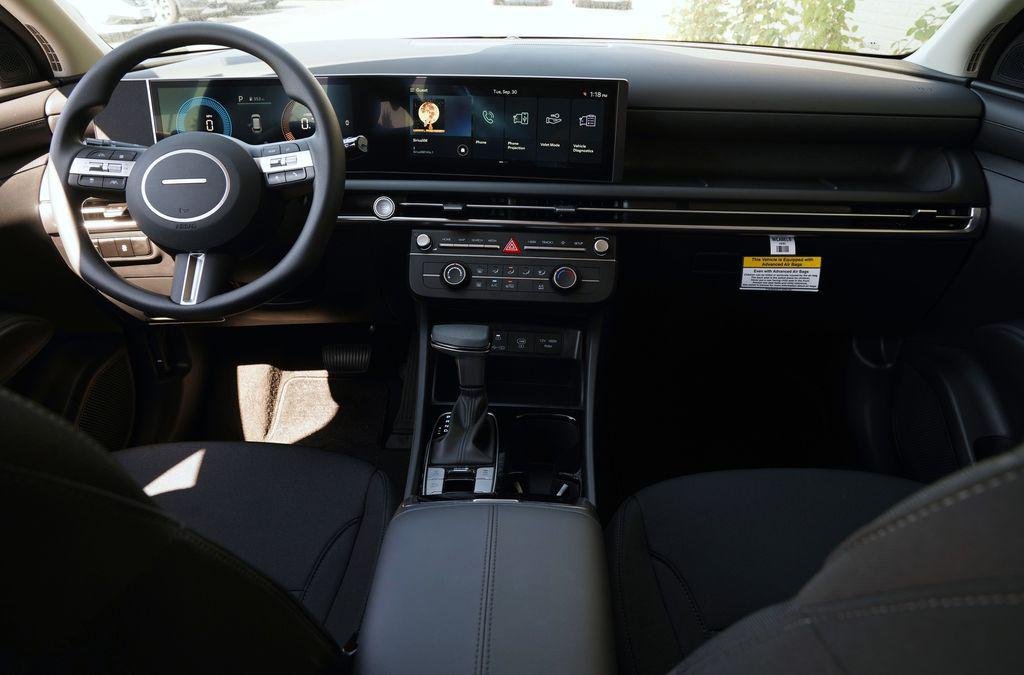 New 2026 Phantom Black Hyundai SE image 8