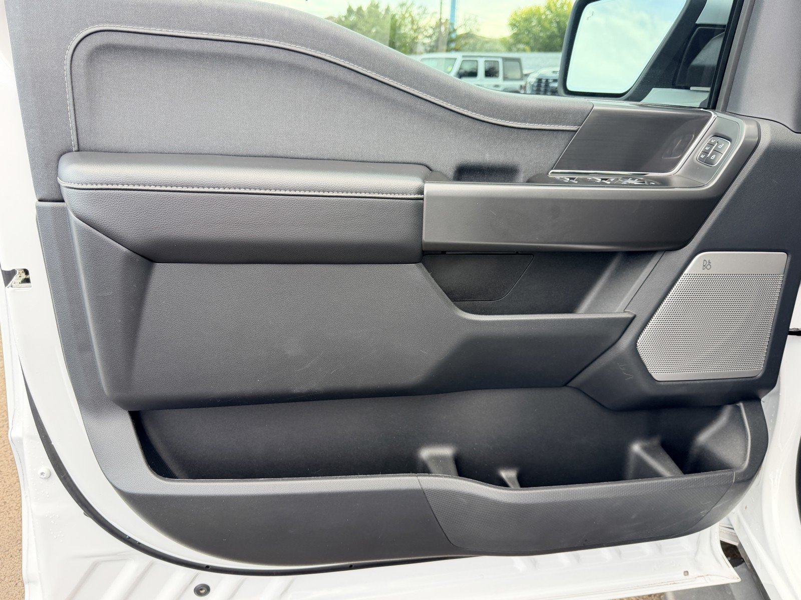 Used 2025 White Ford Lariat image 25
