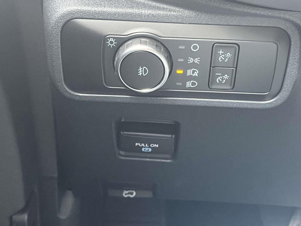 New 2025 Carbonized Gray Metallic Ford Badlands image 28