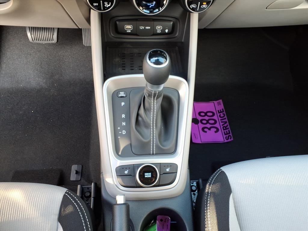 2026 Hyundai Venue SEL - Photo 18