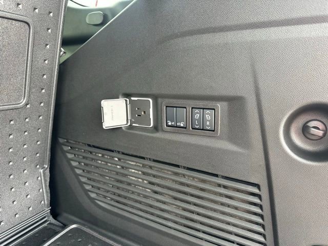 2025 Chevrolet Tahoe Premier - Photo 21