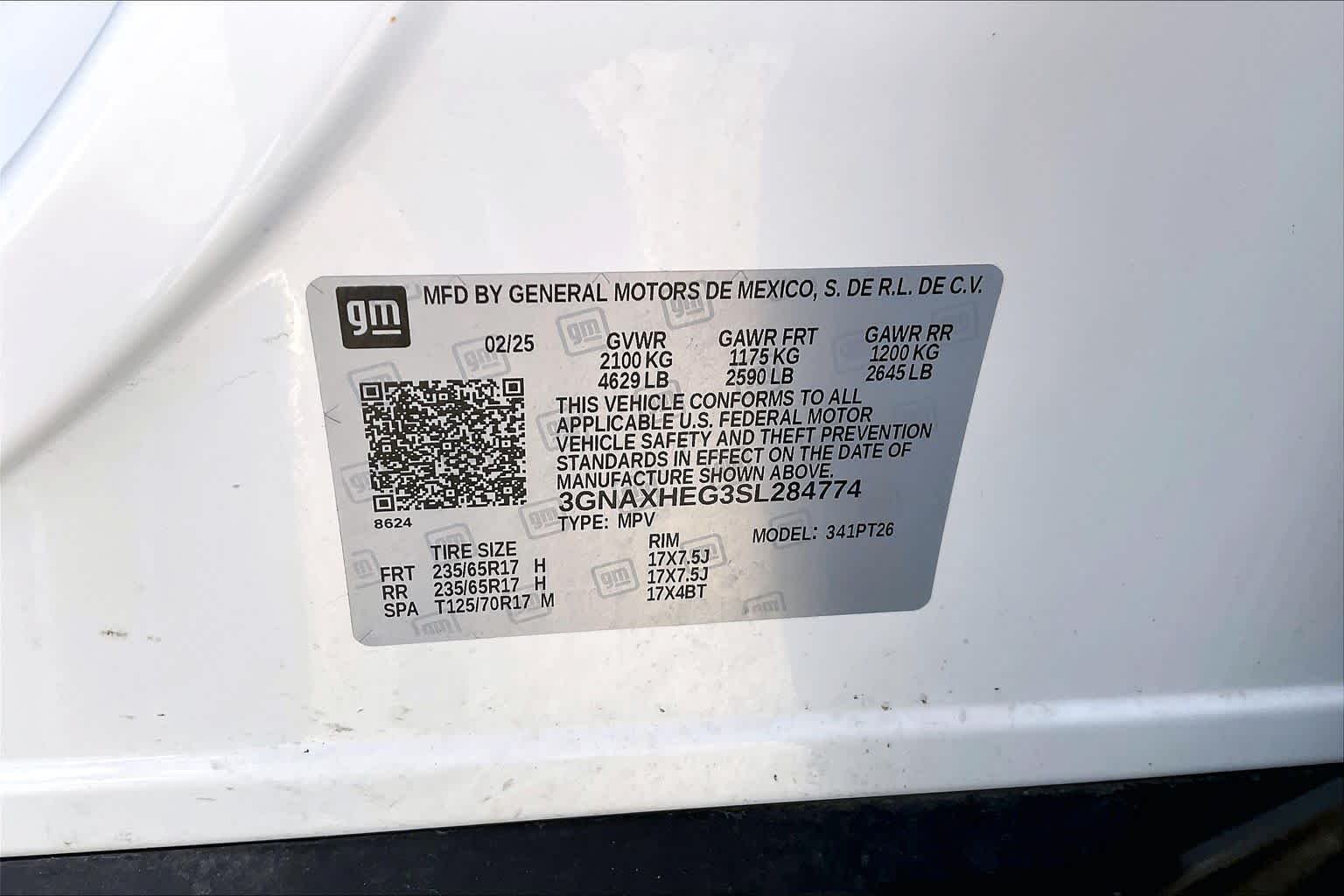 Used 2025 Summit White Chevrolet FWD LT image 31