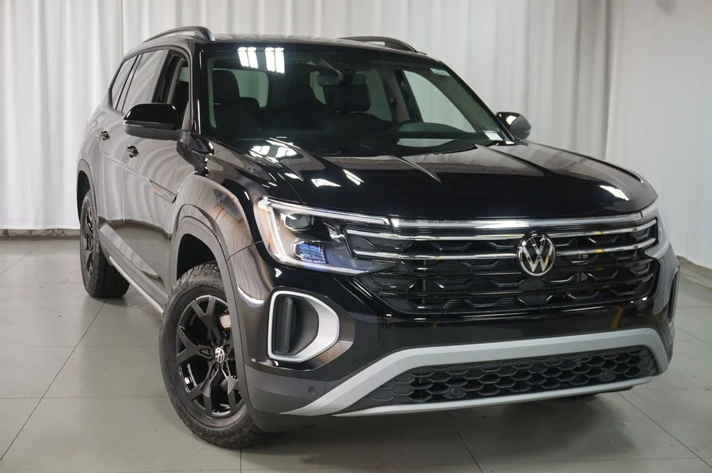 New 2026 Black Volkswagen 2.0T Peak Edition image 4