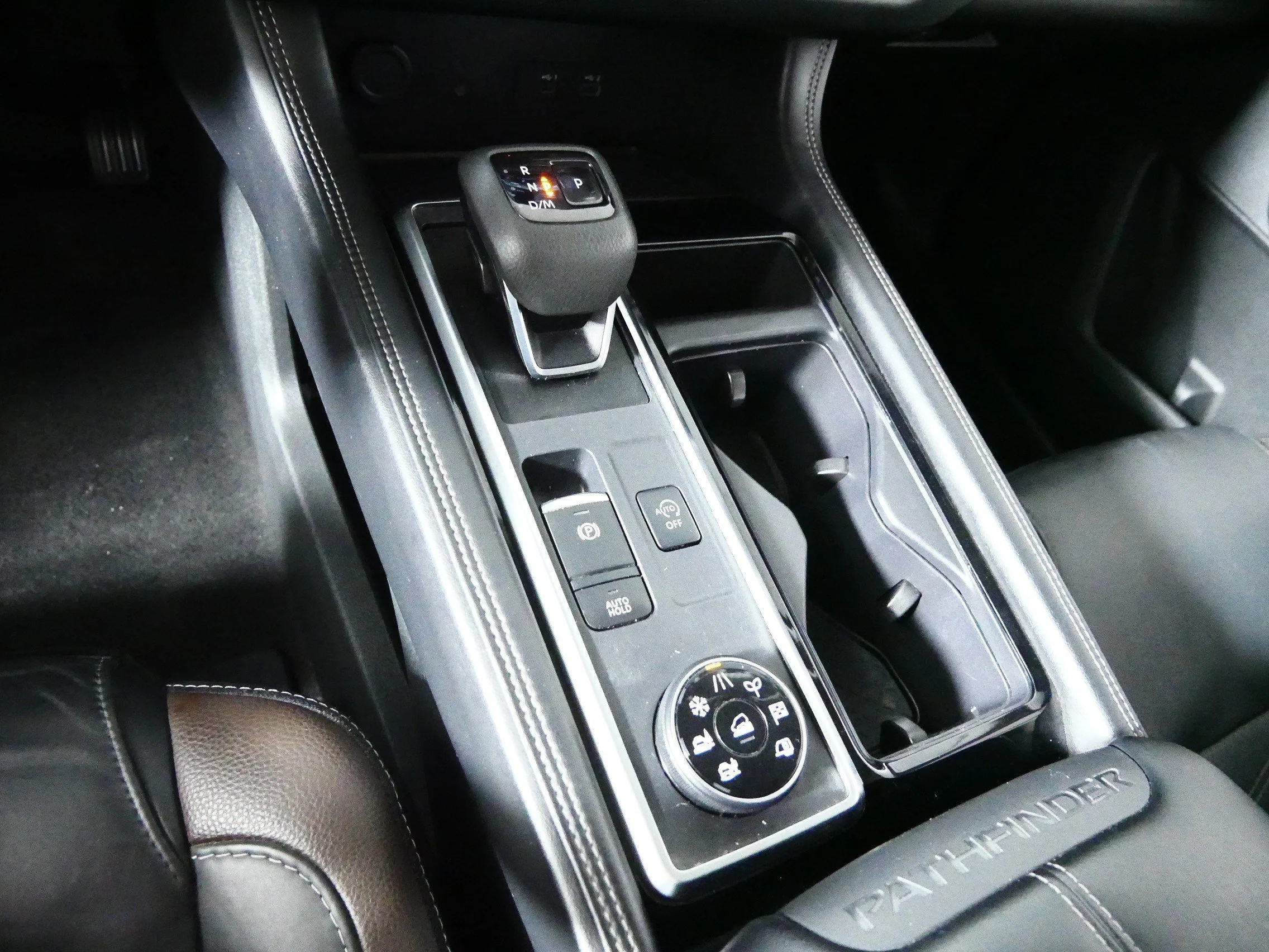 Used 2024 Solid Gray/Super Black Nissan Platinum image 24