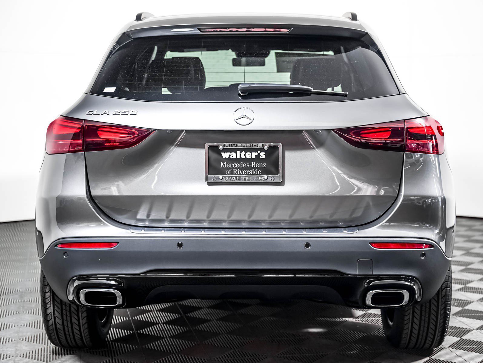 New 2026 Mountain Grey Metallic Mercedes-Benz GLA 250 image 10
