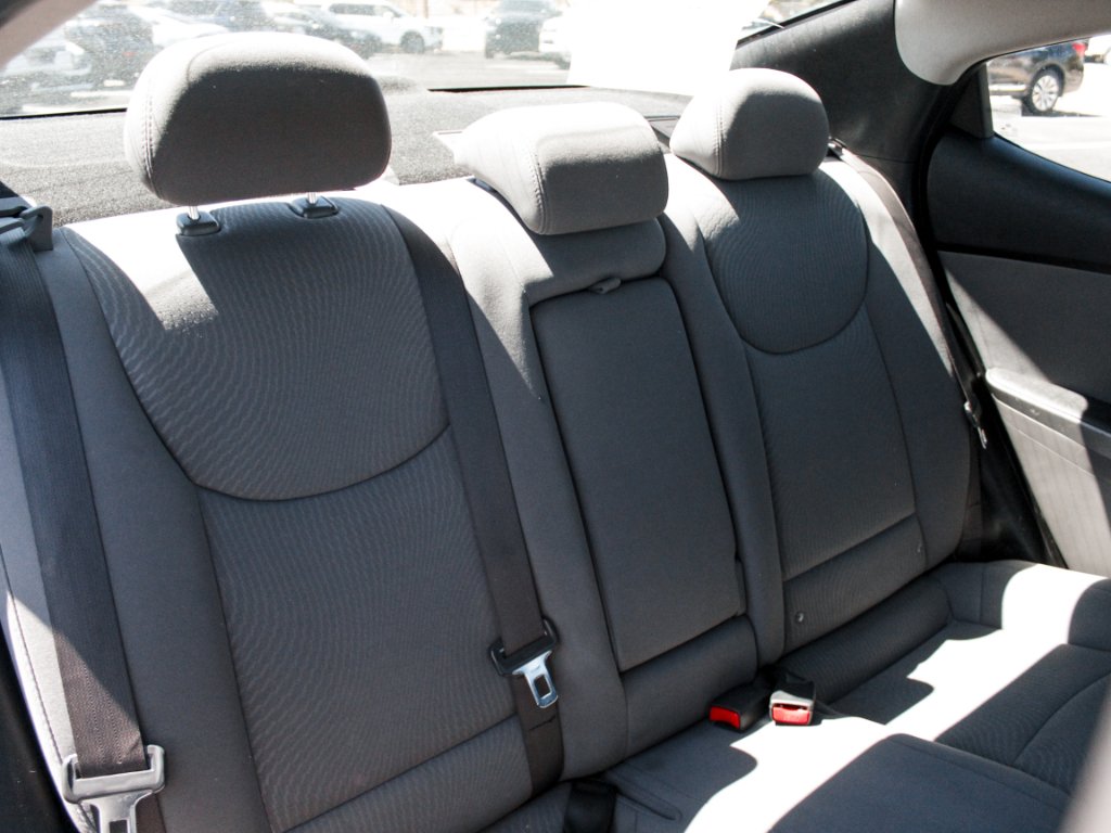 Used 2015 Shale Gray Metallic Hyundai SE image 23