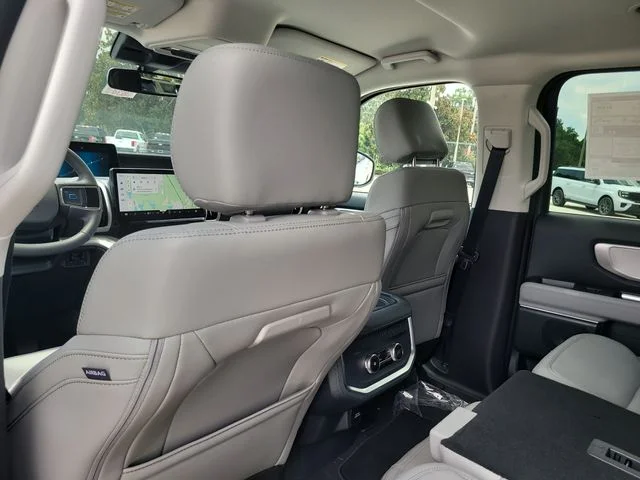 New 2026 Oxford White Ford Active image 15