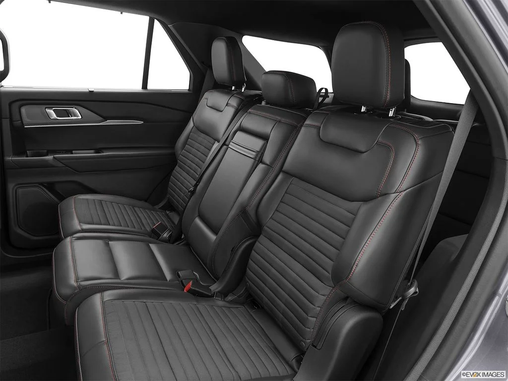 New 2026 Space White Metallic Ford ST-Line image 11