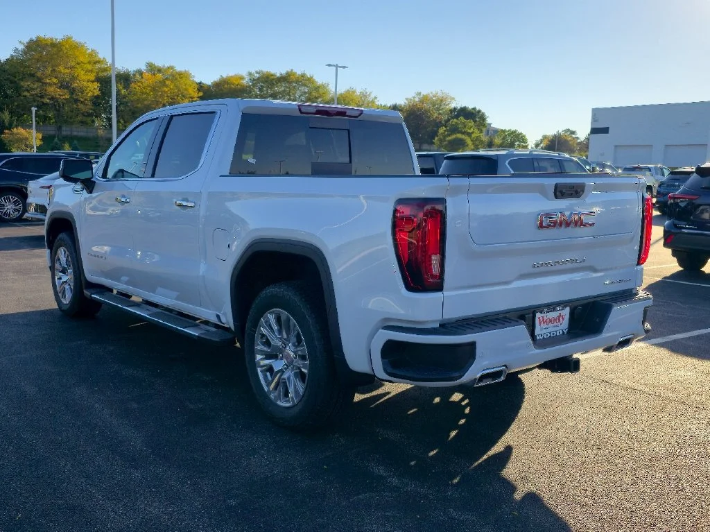 2026 GMC Sierra 1500 Denali - Photo 8