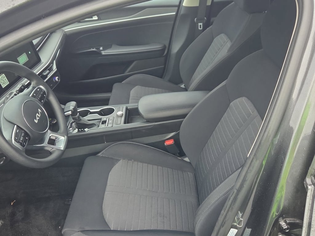 Used 2026 Gray Kia LXS image 9