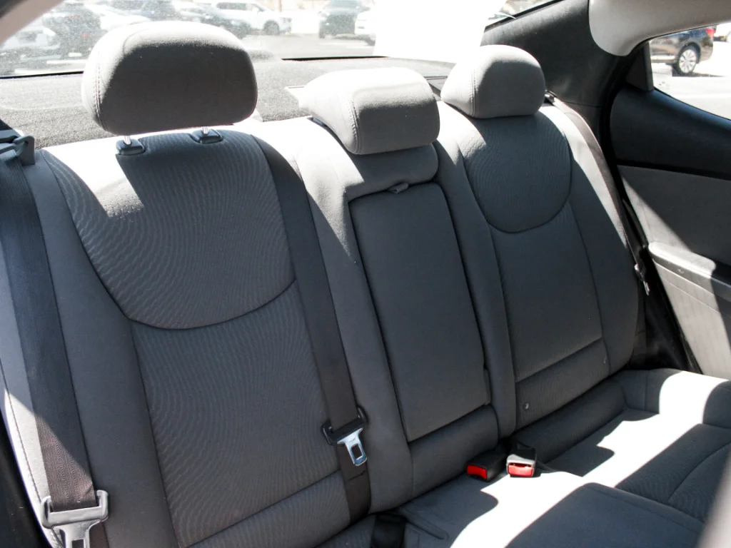 Used 2015 Shale Gray Metallic Hyundai SE image 23