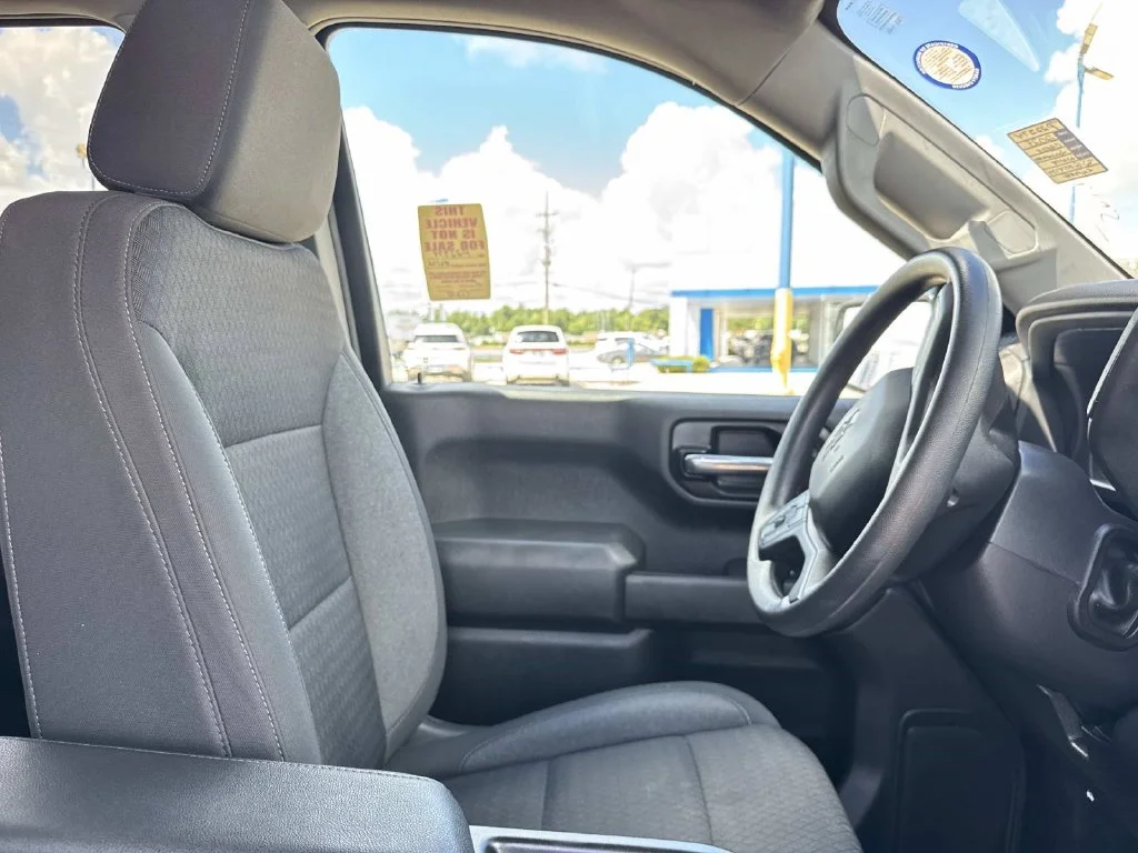 Used 2025 White Chevrolet Custom Trail Boss image 21