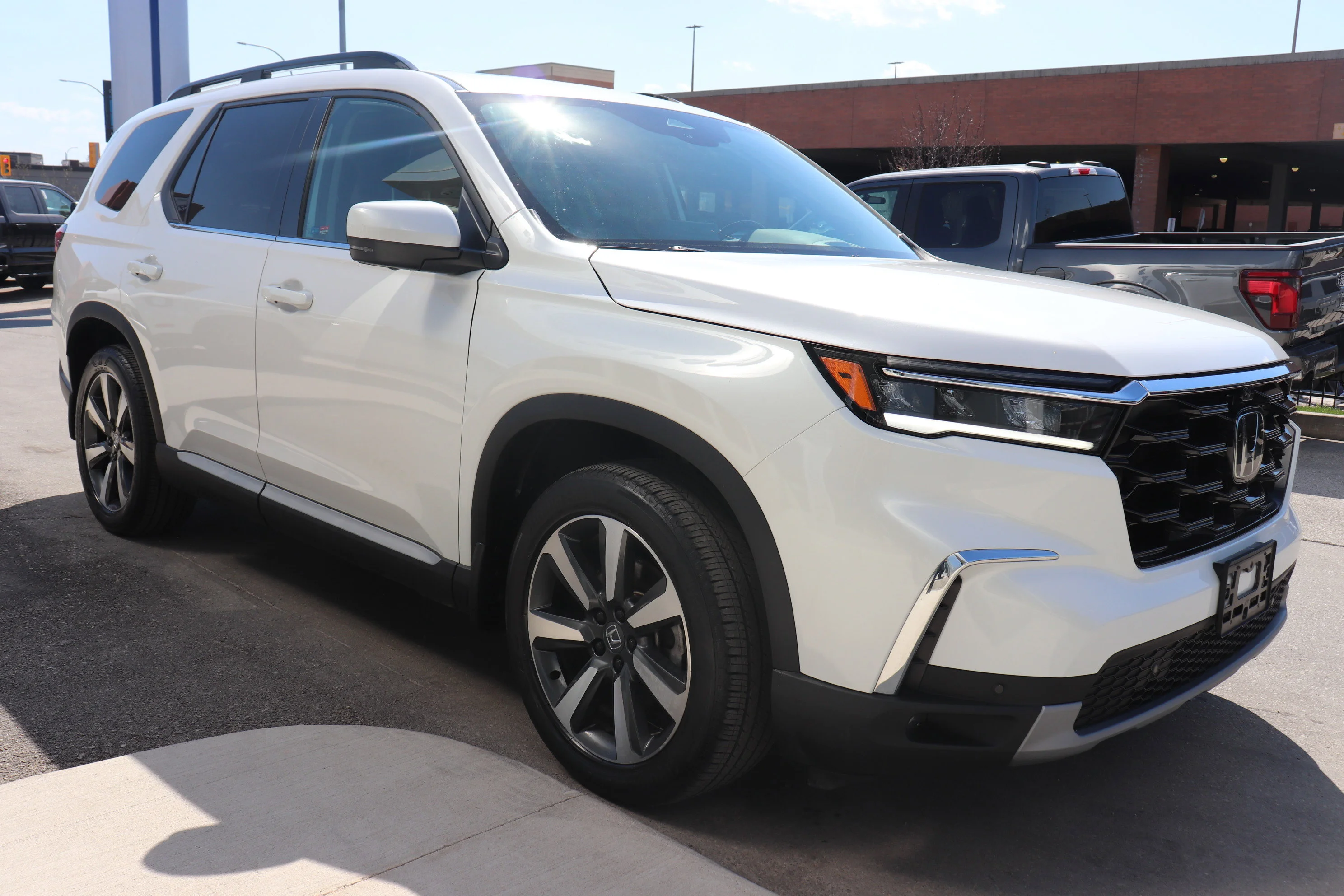 Used 2024 White Honda Touring image 5