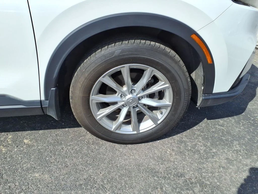 Used 2024 White Honda EX-L image 9