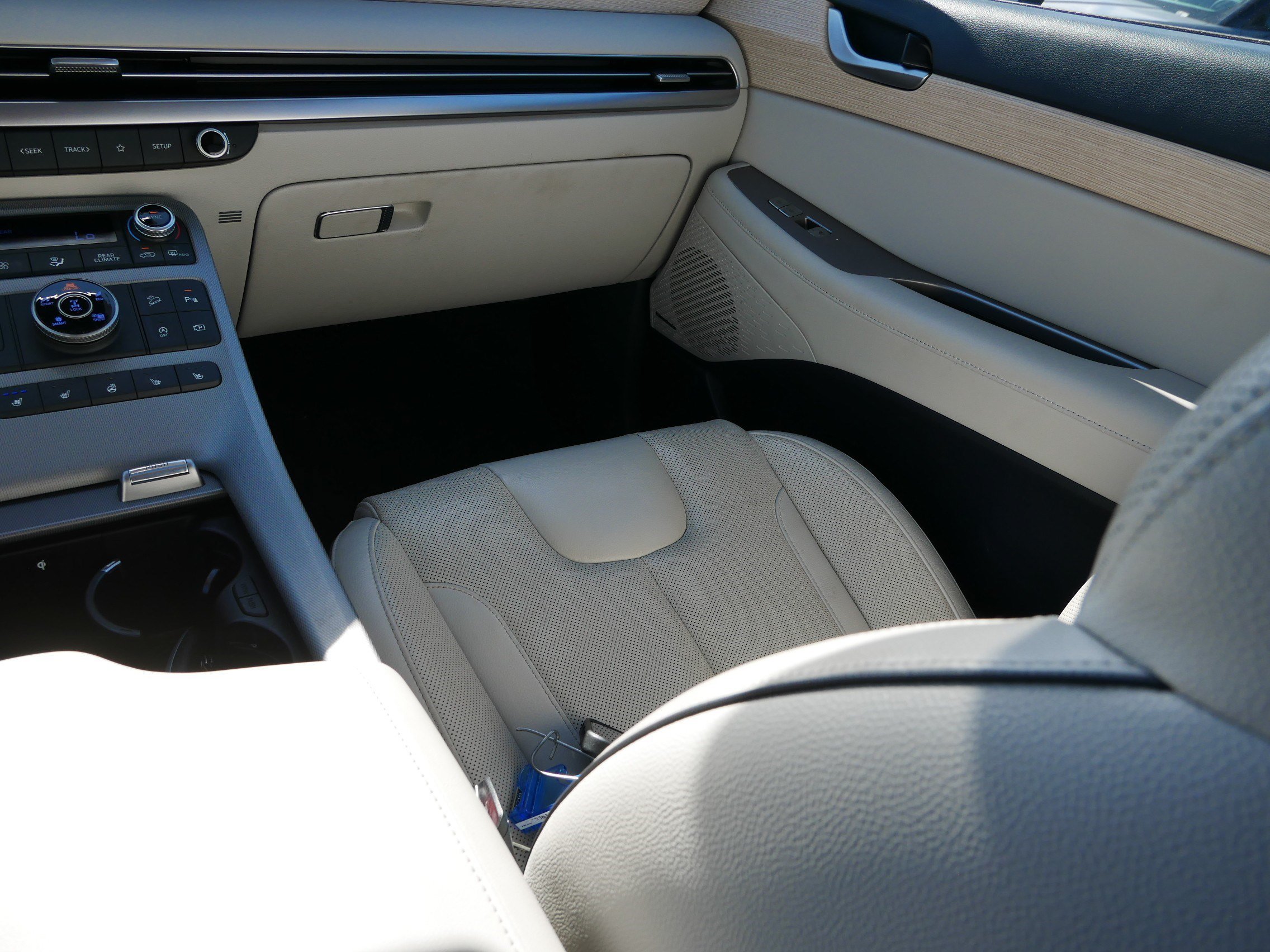 Certified Used 2023 Steel Graphite Hyundai Limited image 11