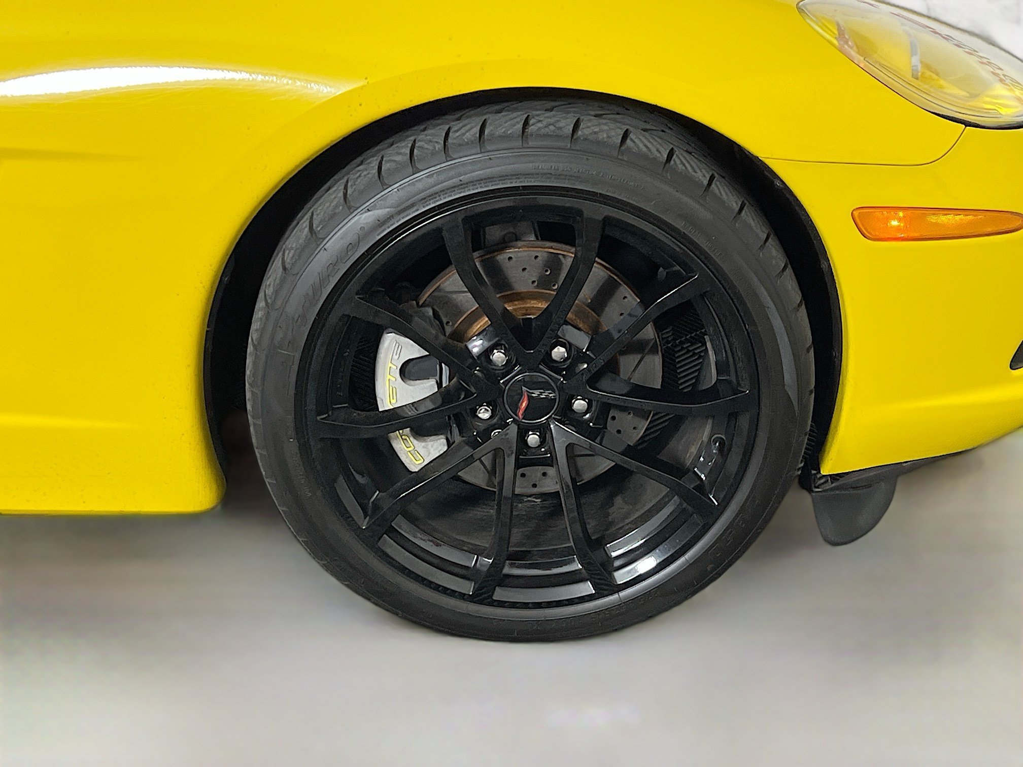 Used 2007 Velocity Yellow Tintcoat Chevrolet 2DR CPE image 33