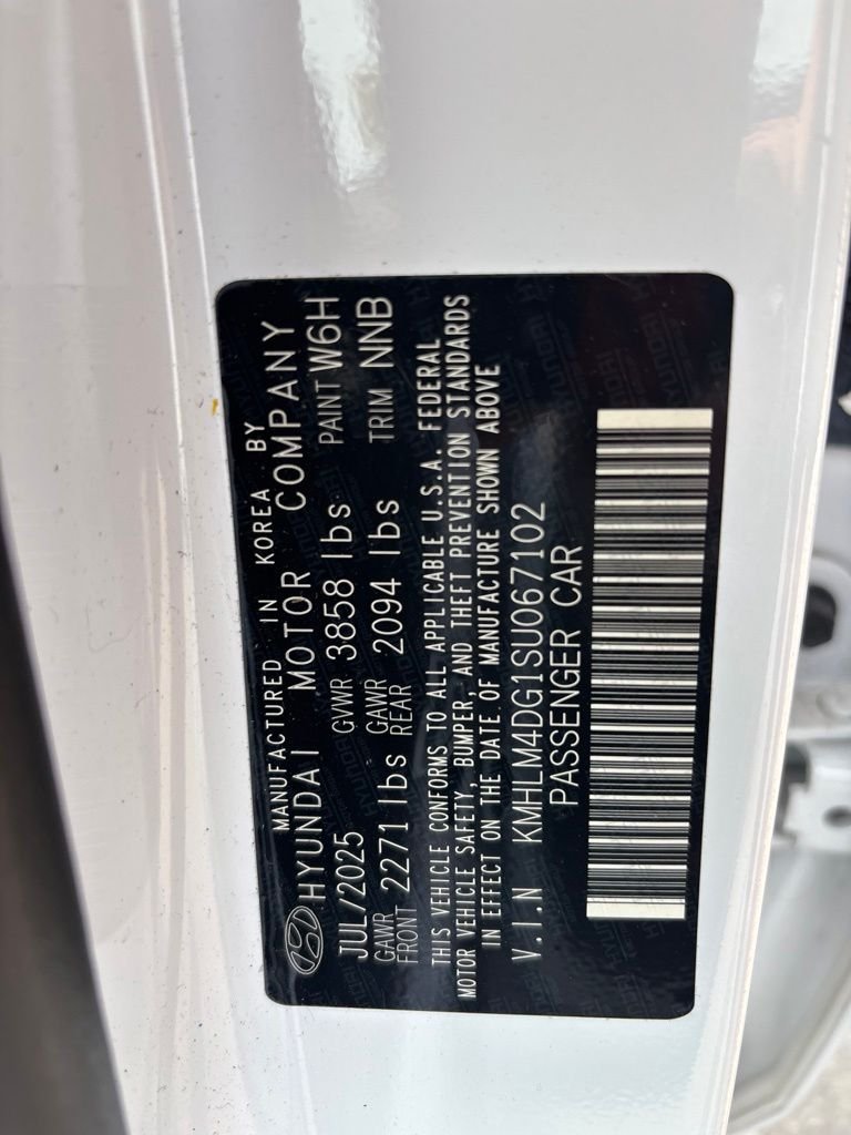 Used 2025 White Hyundai SEL Sport image 10