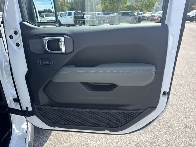 New 2026 White Jeep Mojave X image 15
