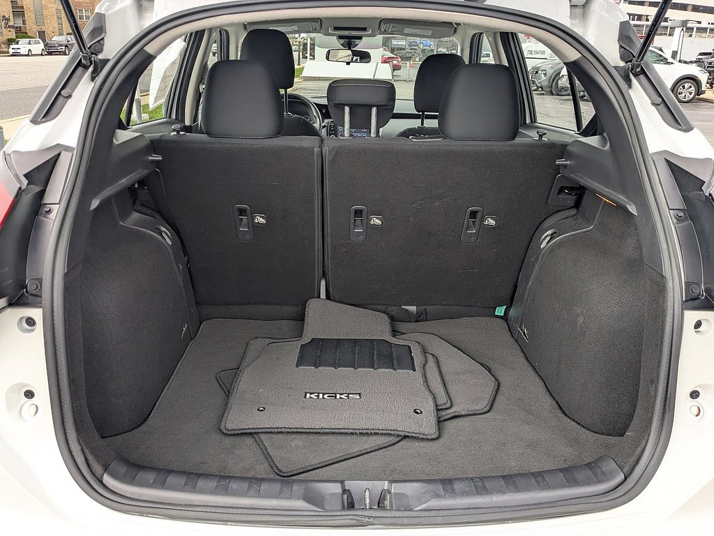 Used 2022 Aspen White Tricoat Nissan SV image 24