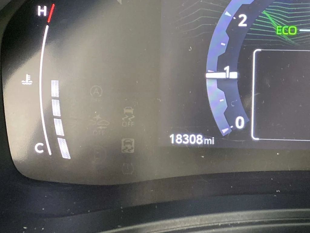 Used 2024 White Toyota XLE image 19