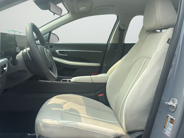 Used 2024 Blue Hyundai SEL image 7