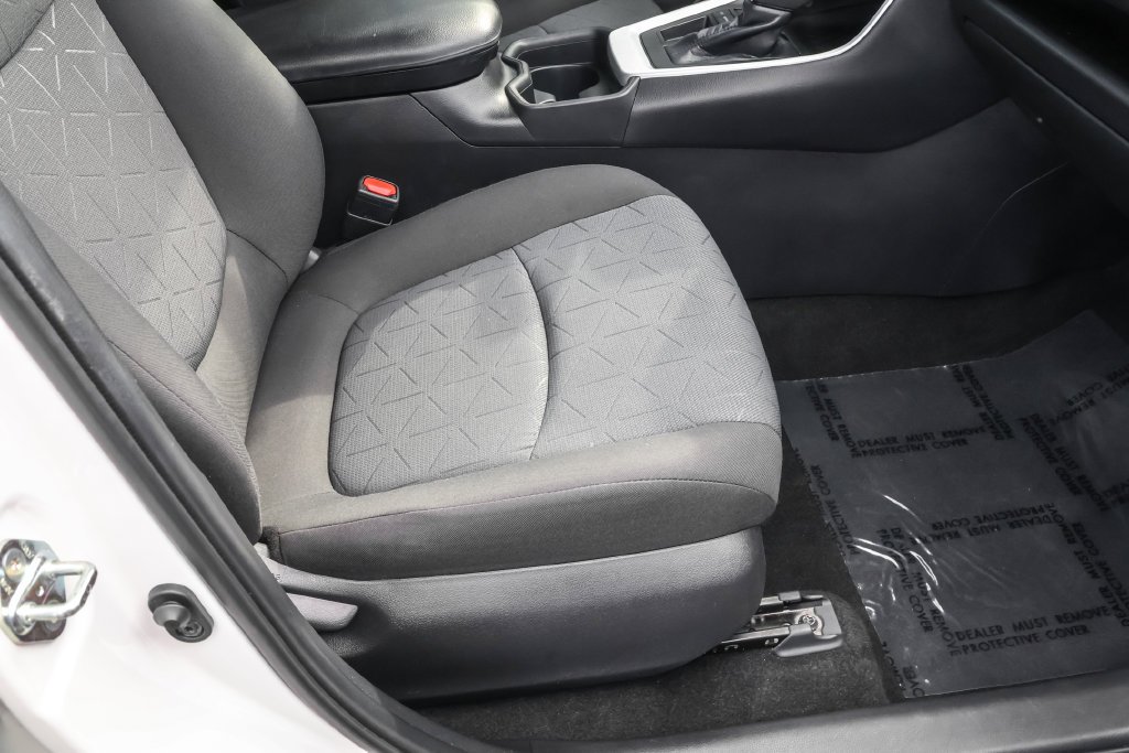 Used 2020 White Toyota XLE image 39