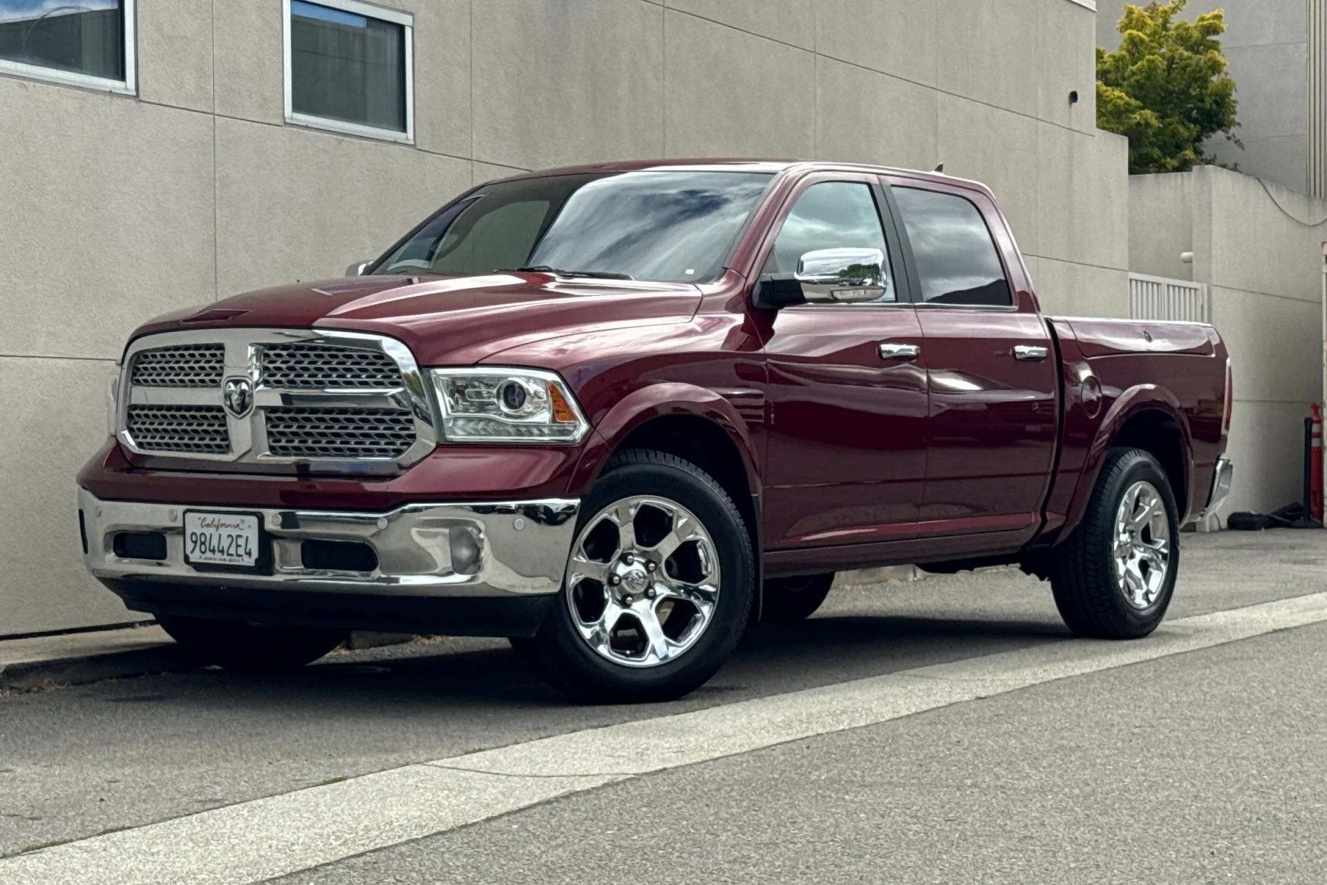 2018 RAM 1500 Laramie 4x4 Crew Cab 5'7's photo