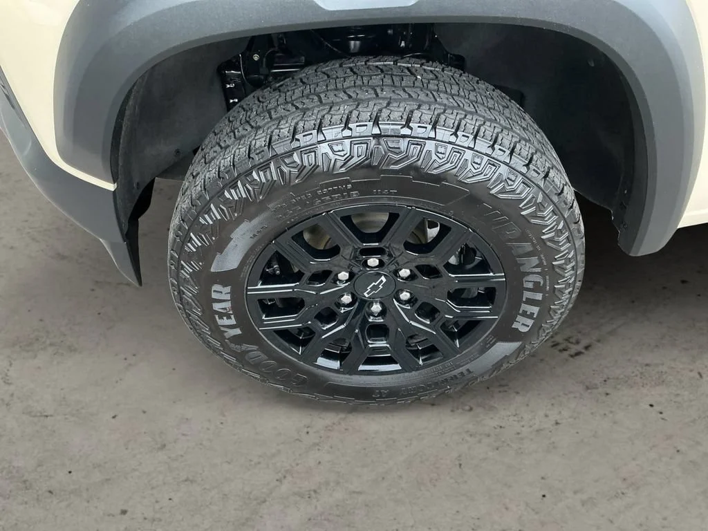 Used 2023 Sand Dune Metallic Chevrolet Trail Boss image 9