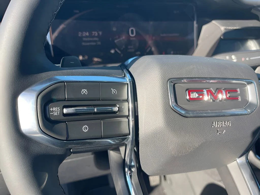 New 2026 Sterling Metallic GMC Elevation image 19