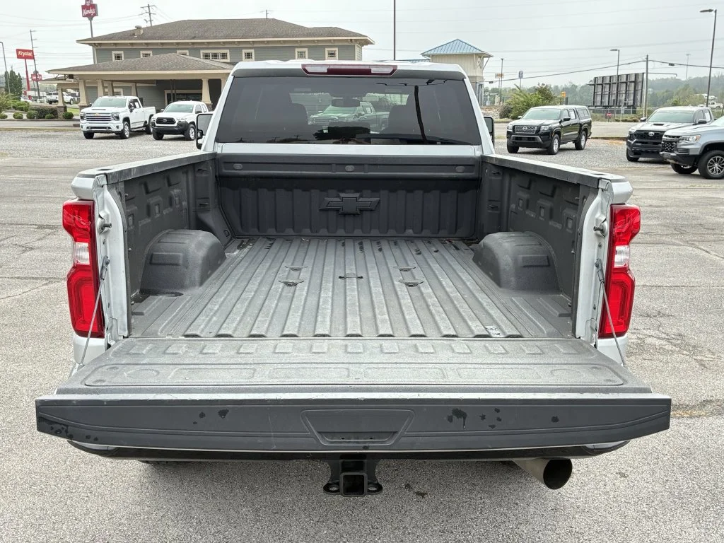 Used 2021 SILVER ICE METALLIC Chevrolet Custom image 14