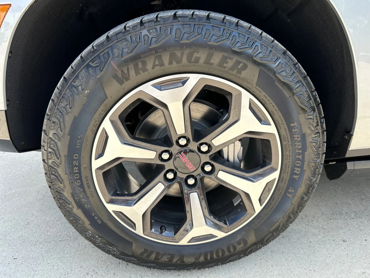 New 2026 Sterling Metallic GMC AT4 Ultimate image 9