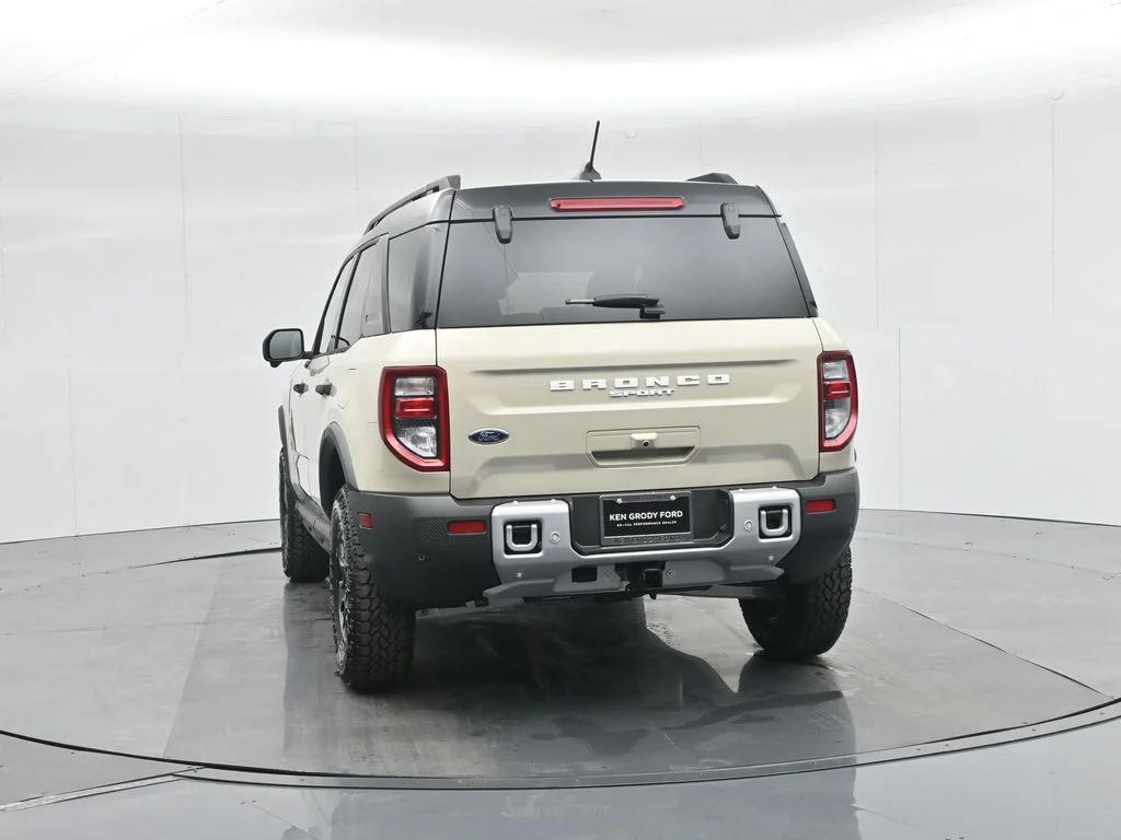 New 2025 Desert Sand Ford Badlands image 28
