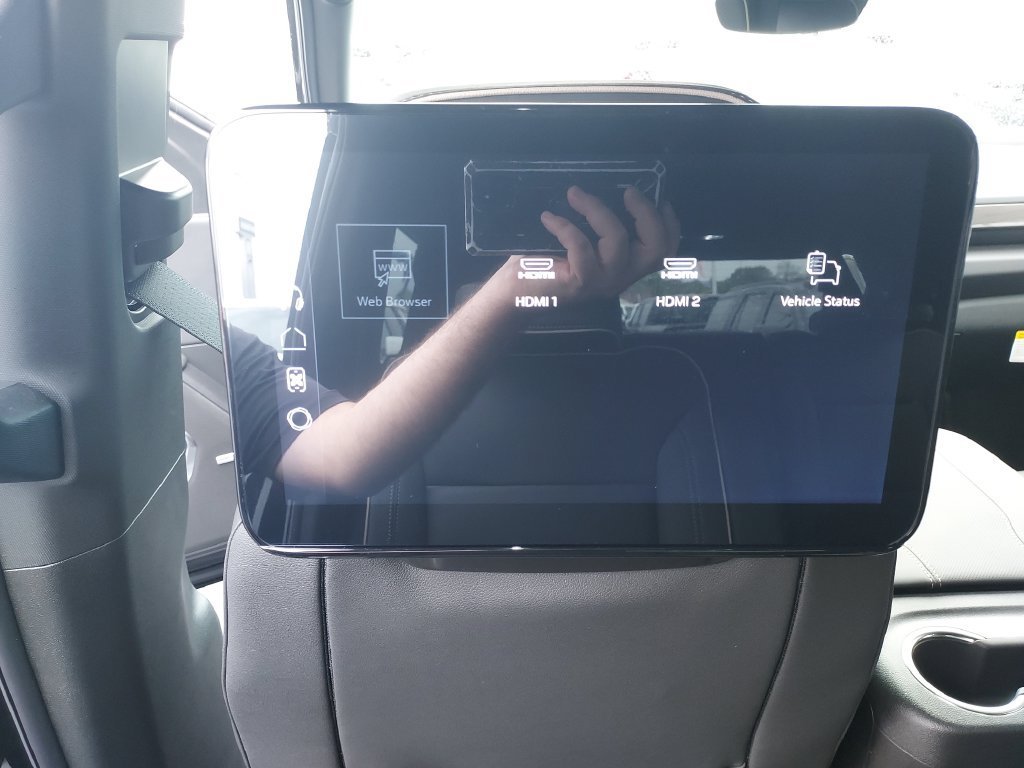 New 2026 Onyx Black GMC Elevation image 25