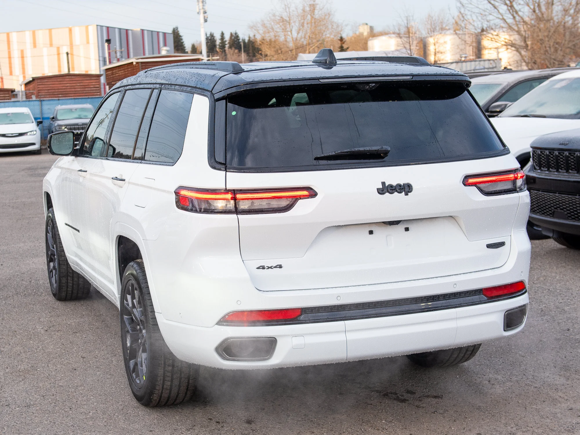 Used 2025 White Jeep Summit Reserve* image 3