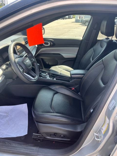 Used 2024 Silver Jeep Limited image 7
