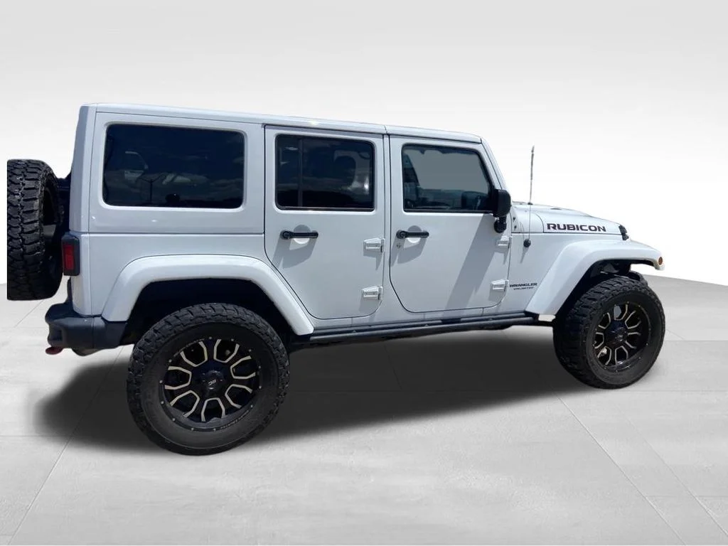 Used 2017 White Jeep Unlimited Rubicon image 13