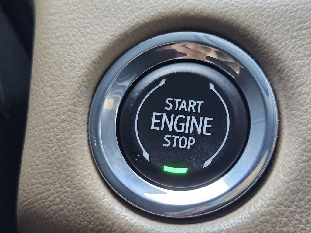 Used 2023 White Chevrolet Premier image 22
