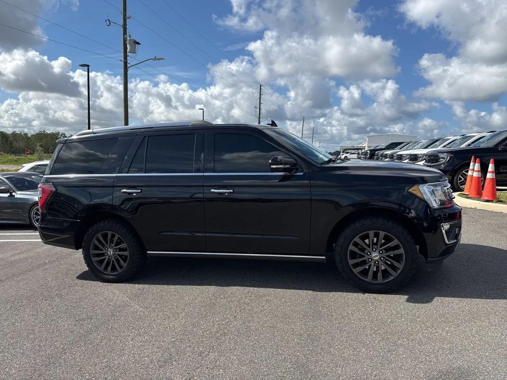 2020 Ford Expedition Limited's photo