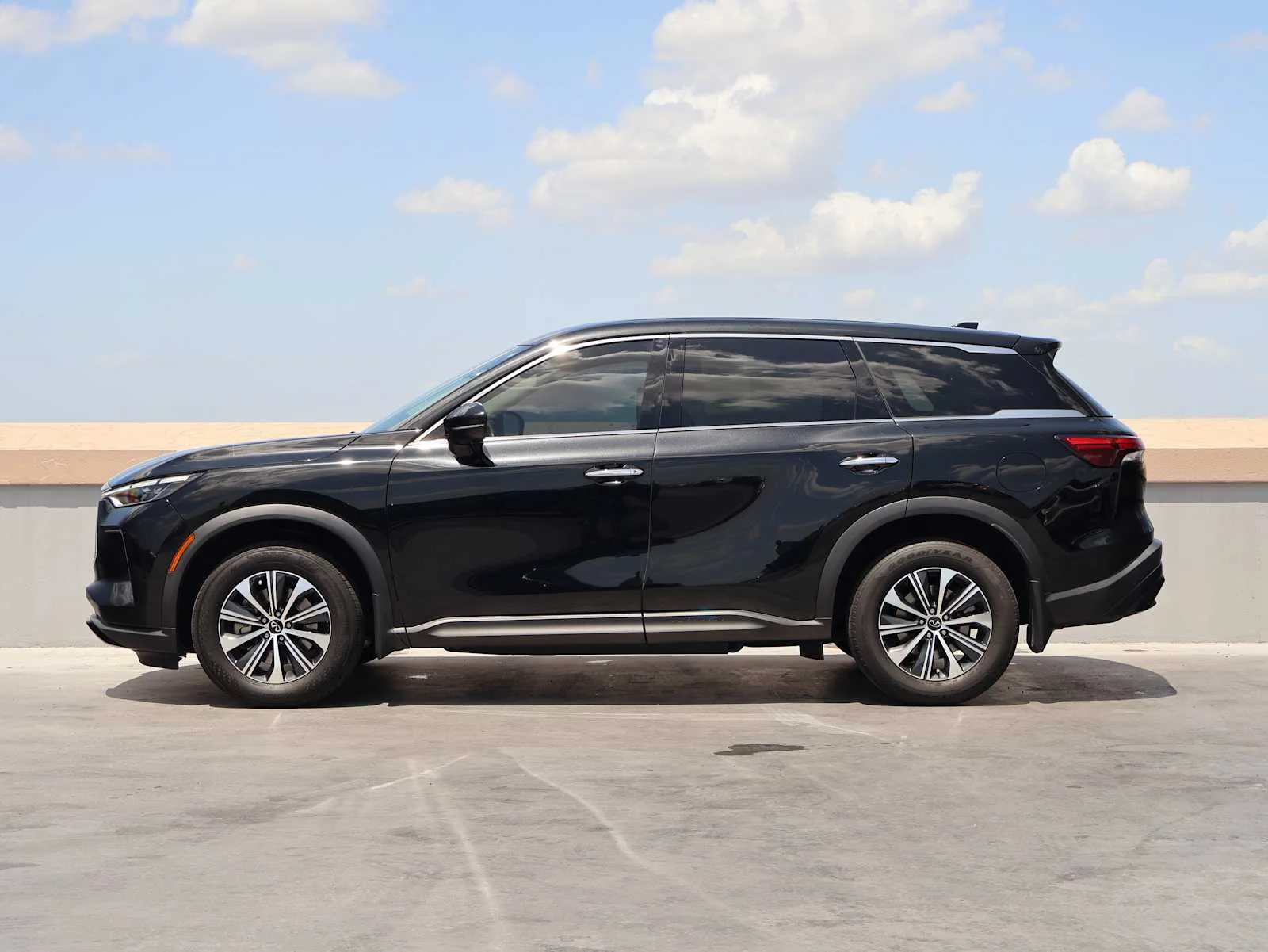 Certified Used 2023 Mineral Black INFINITI PURE image 5