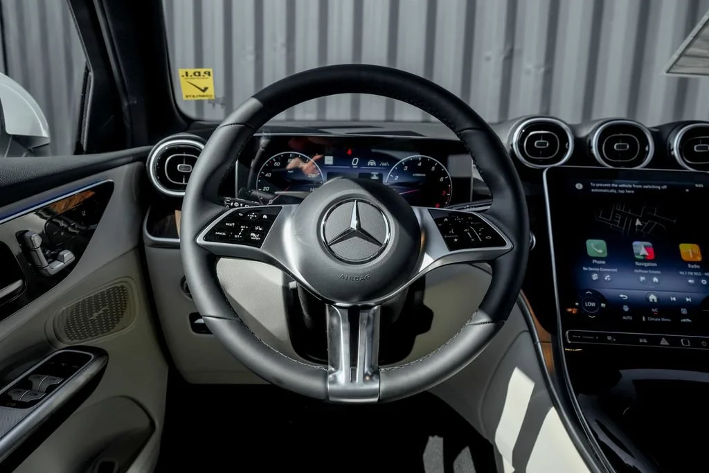 New 2027 Polar White Mercedes-Benz GLC 300 image 51