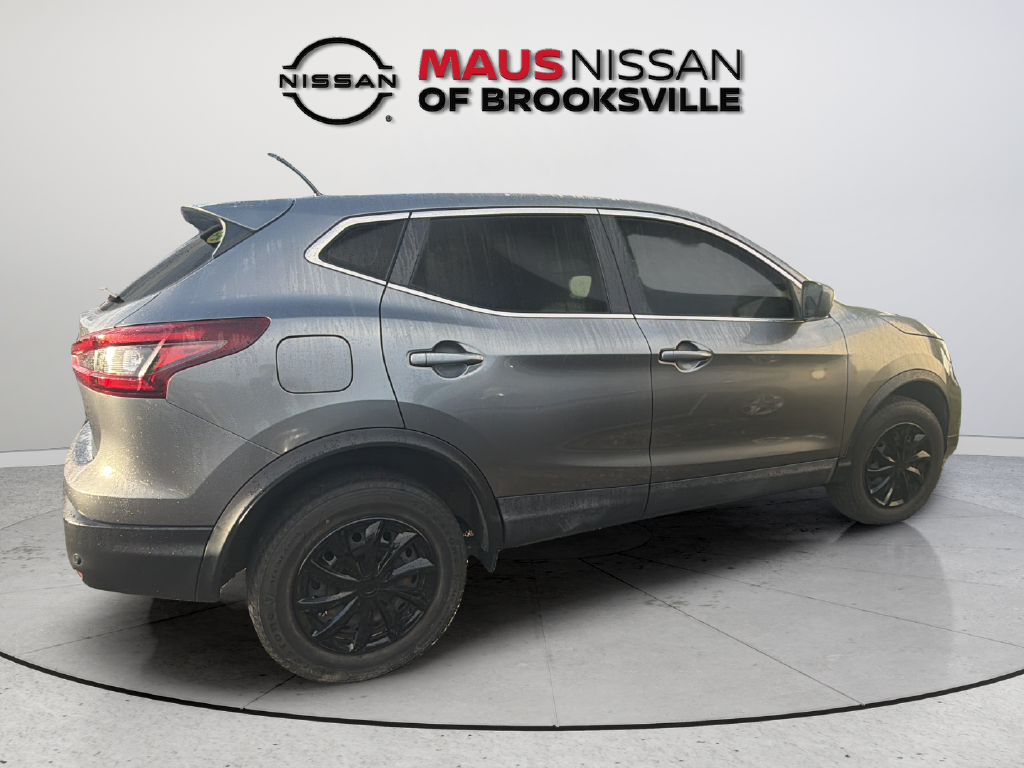 Used 2020 Gray Nissan S image 13